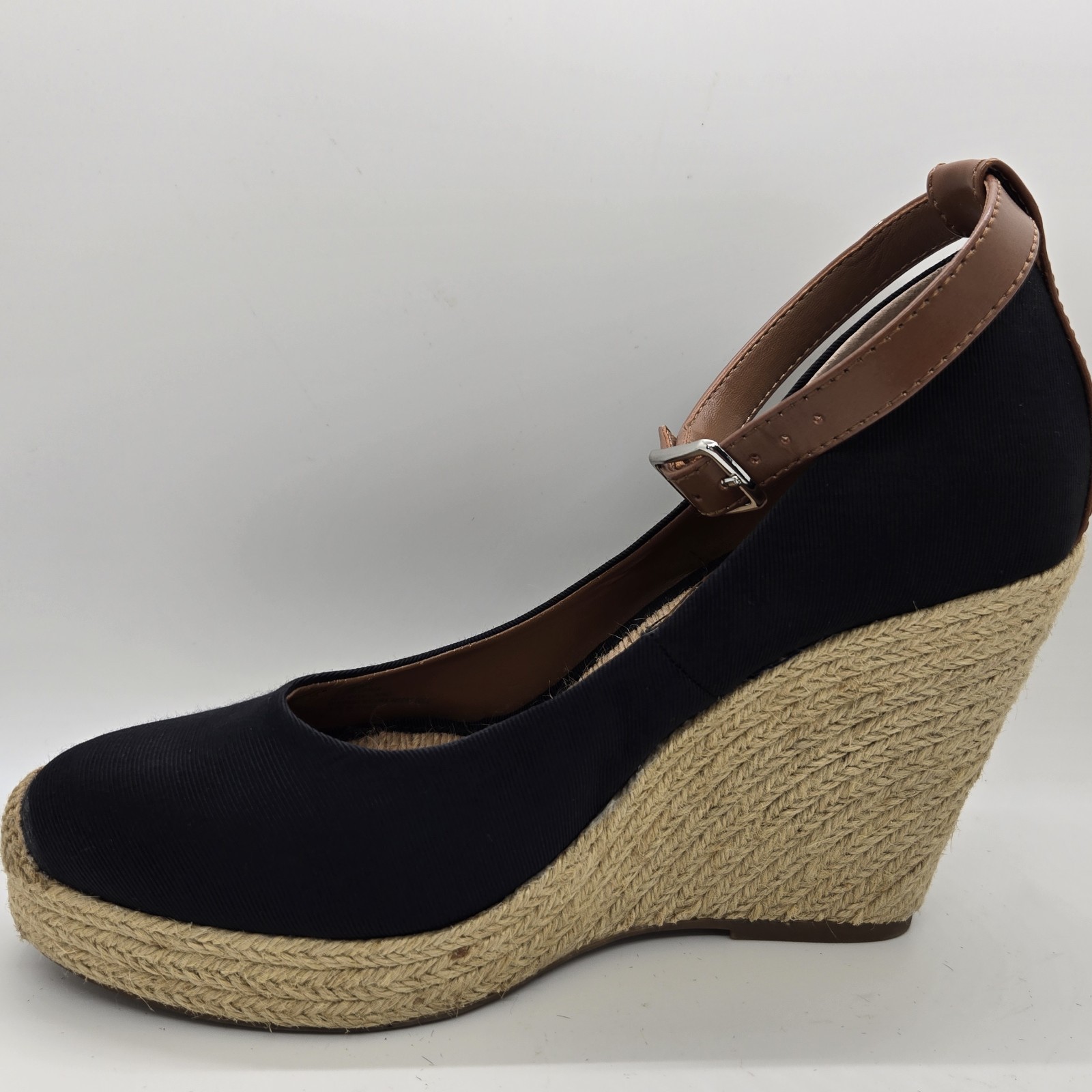 BCBGeneration Heels 9.5 Gracyn Wedge Sandal Platform Ankle Strap Y2k Summer Sexy