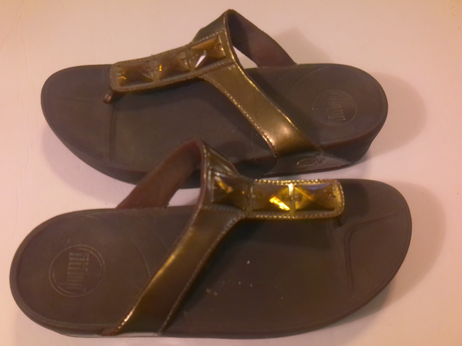 FitFlop Women’s Brown Bronze Beaded Thong Sandals US 7 Jeweled 051-012 Pietra