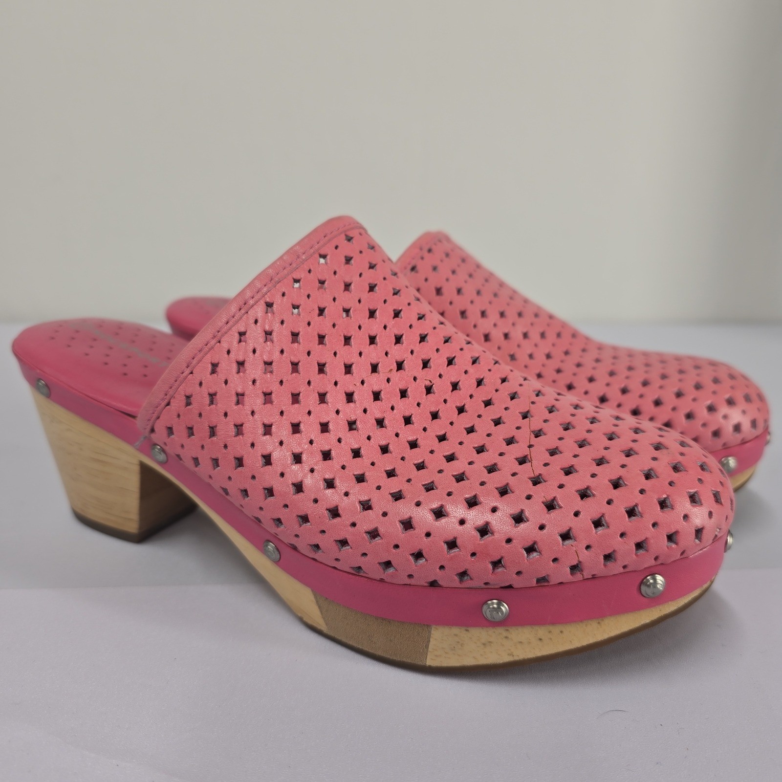 Rockport Women’s Pink Leather Perforated Clog Heel Shoes Size 5 M K55991
