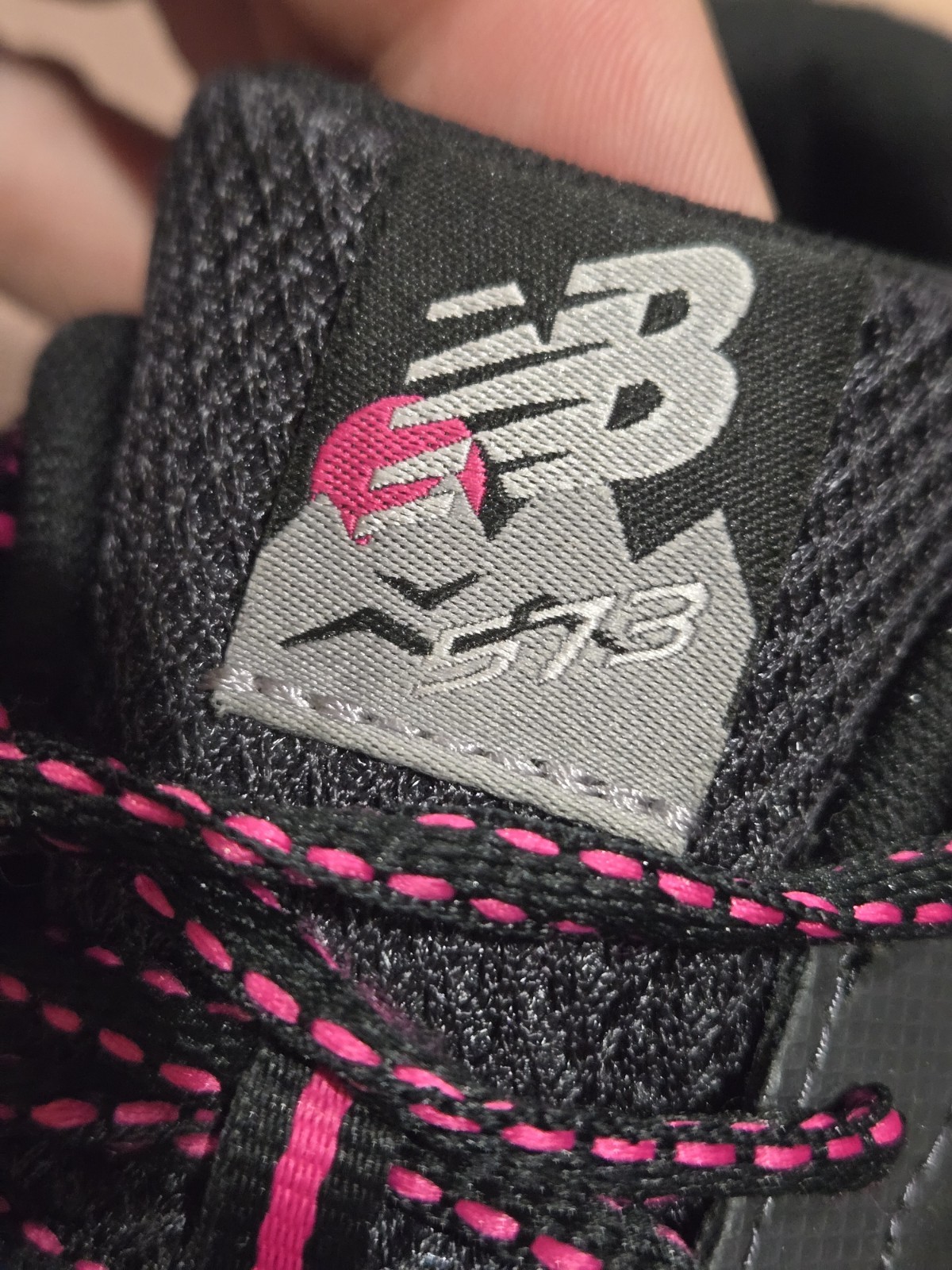 New Balance 573 All Terrain Womens 8 D Wide Trail Running Shoes Black Pink