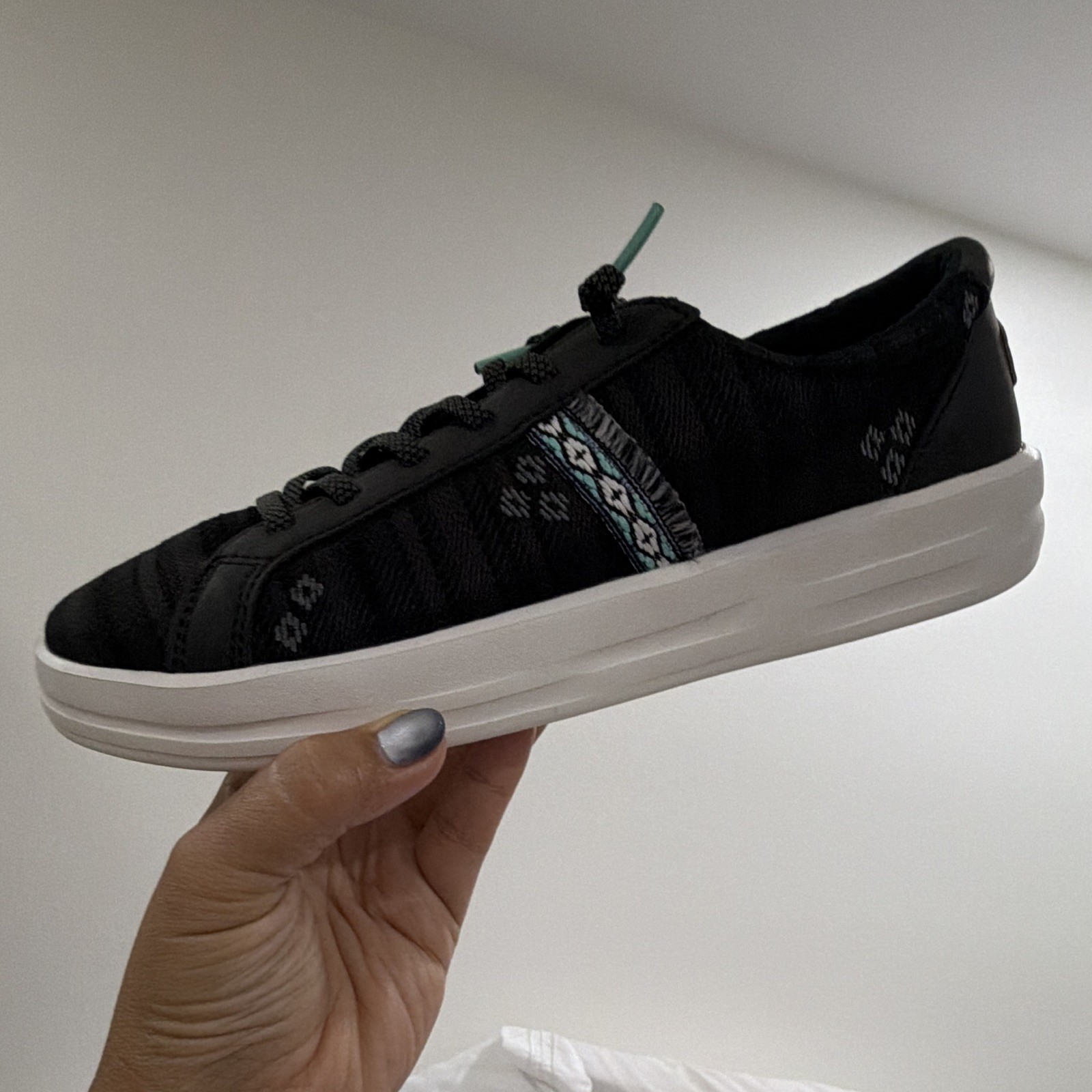Hey Dude BOBS Cottage Crochet Women’s Lace Up Sneakers Black 33139-001