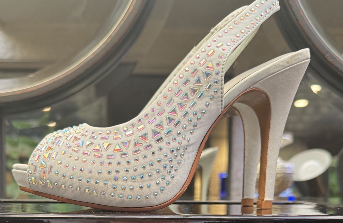 Lulu Townsend Women’s Size 6.5 Shoes Mint Green Rhinestone Heel Rare Color