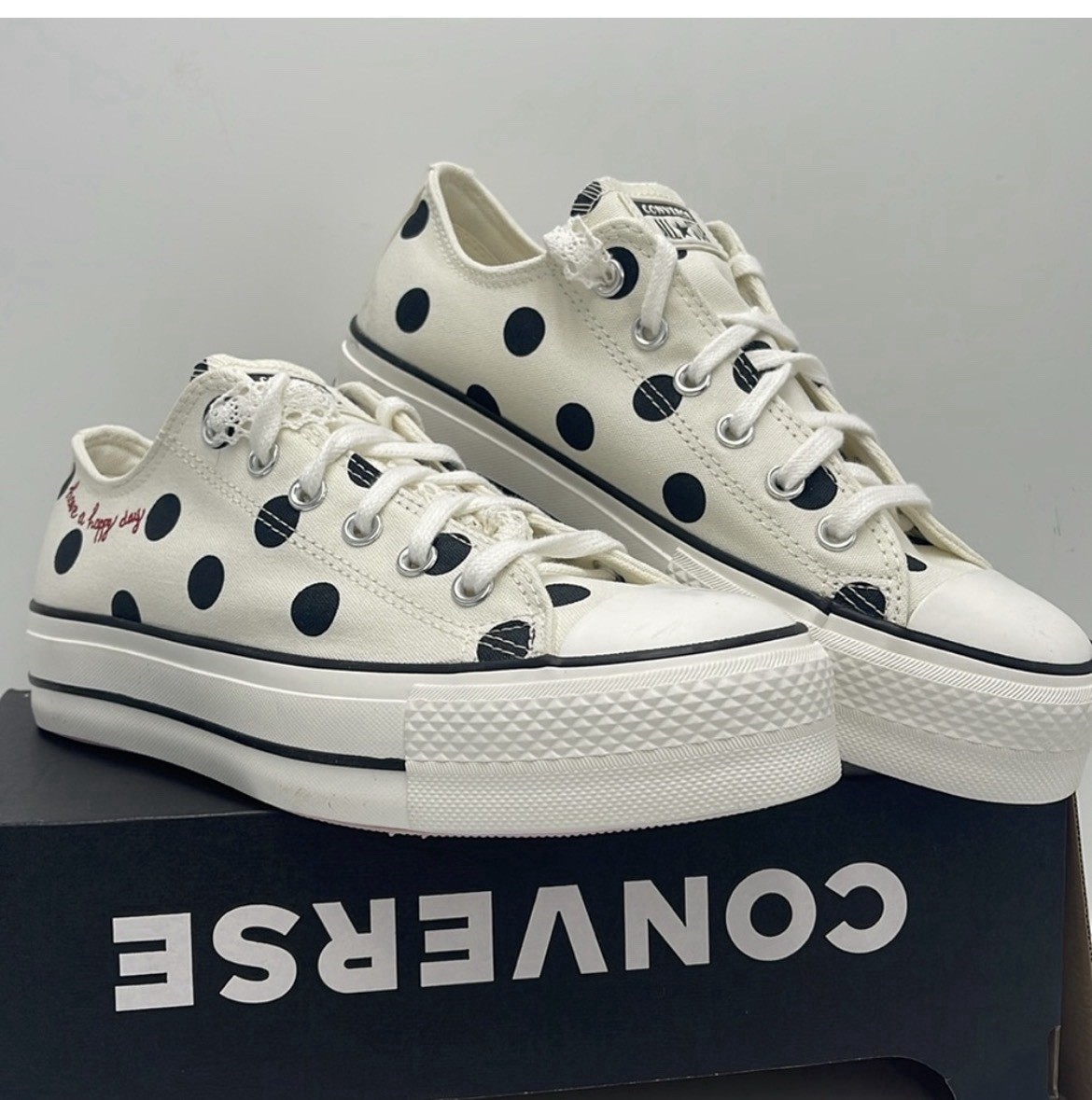 Size 7.5 Converse Women’s Chuck Taylor All Star Lift Platform Cosmic Low Top