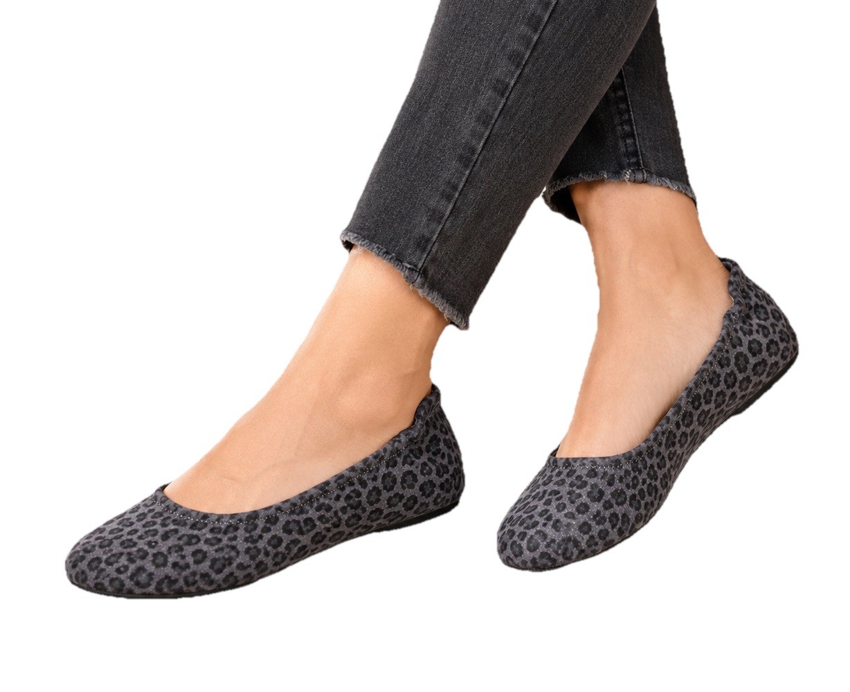 Xappeal Gray Black Leopard Print Ballet Flats Women’s Size 6 Slip On NWOB