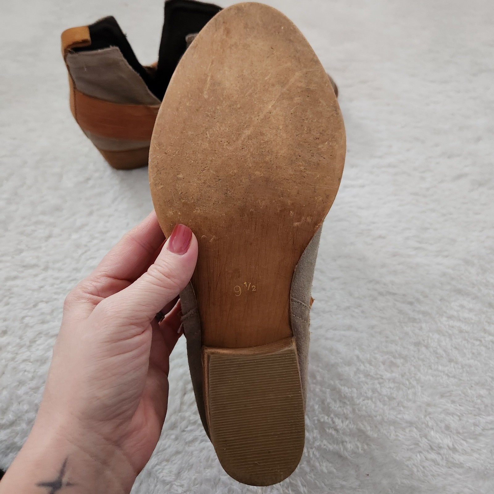 Diba True Sly Fox Taupe Suede Leather Side Cutout Western Ankle Boots 9.5