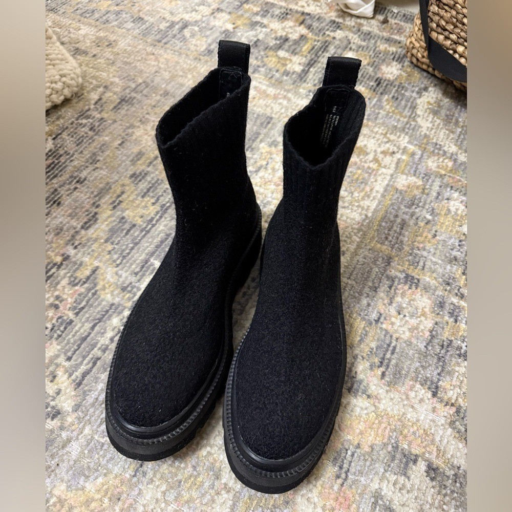 Sofft Provea knit sock black Ankle Boots with a chunky platform lug sole