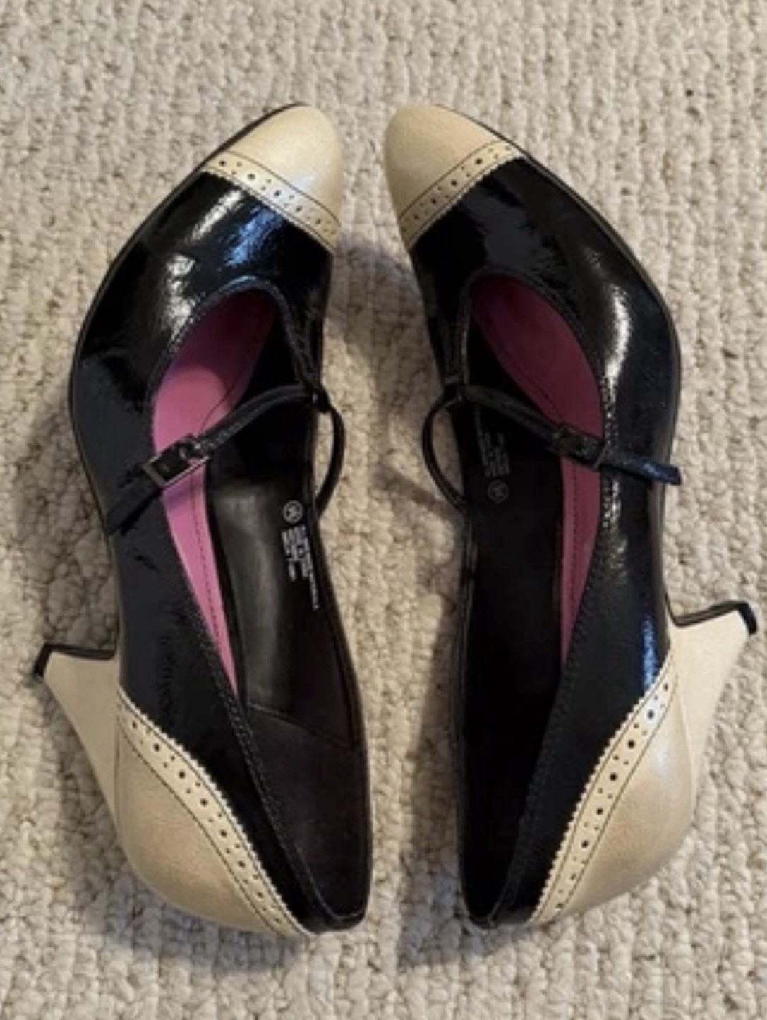 Isaac Mizrahi Amelia Retro T-Strap Pump Heels Black Cream Sz 9.5