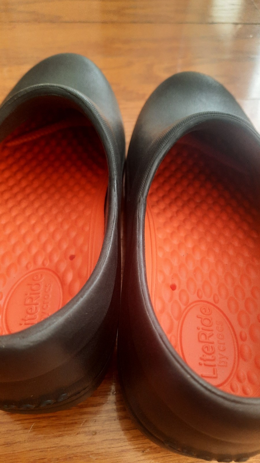 Crocs On-The-Clock LiteRide Work Clogs Black Slip Resistant Women’s Size 6 NWOT