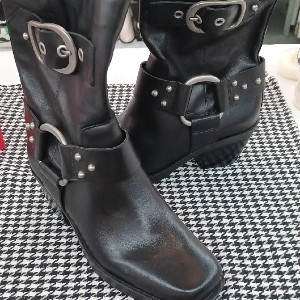 Arezzo Women’s Black Leather Ankle Moto Boots Black Size 6- NWOB