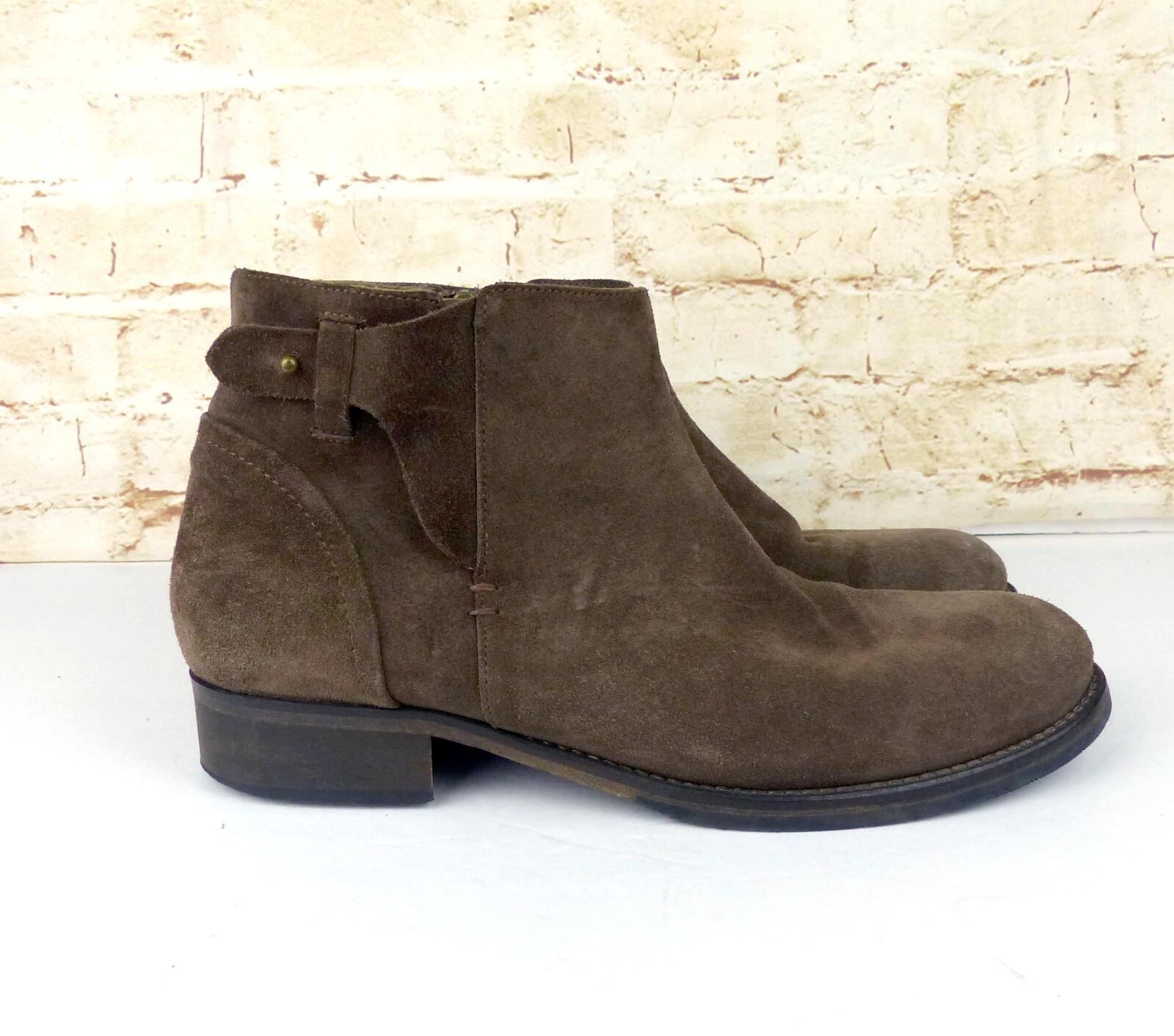 Italeau Bootie Women 9 US 39.5 Brown Waterproof Suede Leather Ankle Strap FLAW
