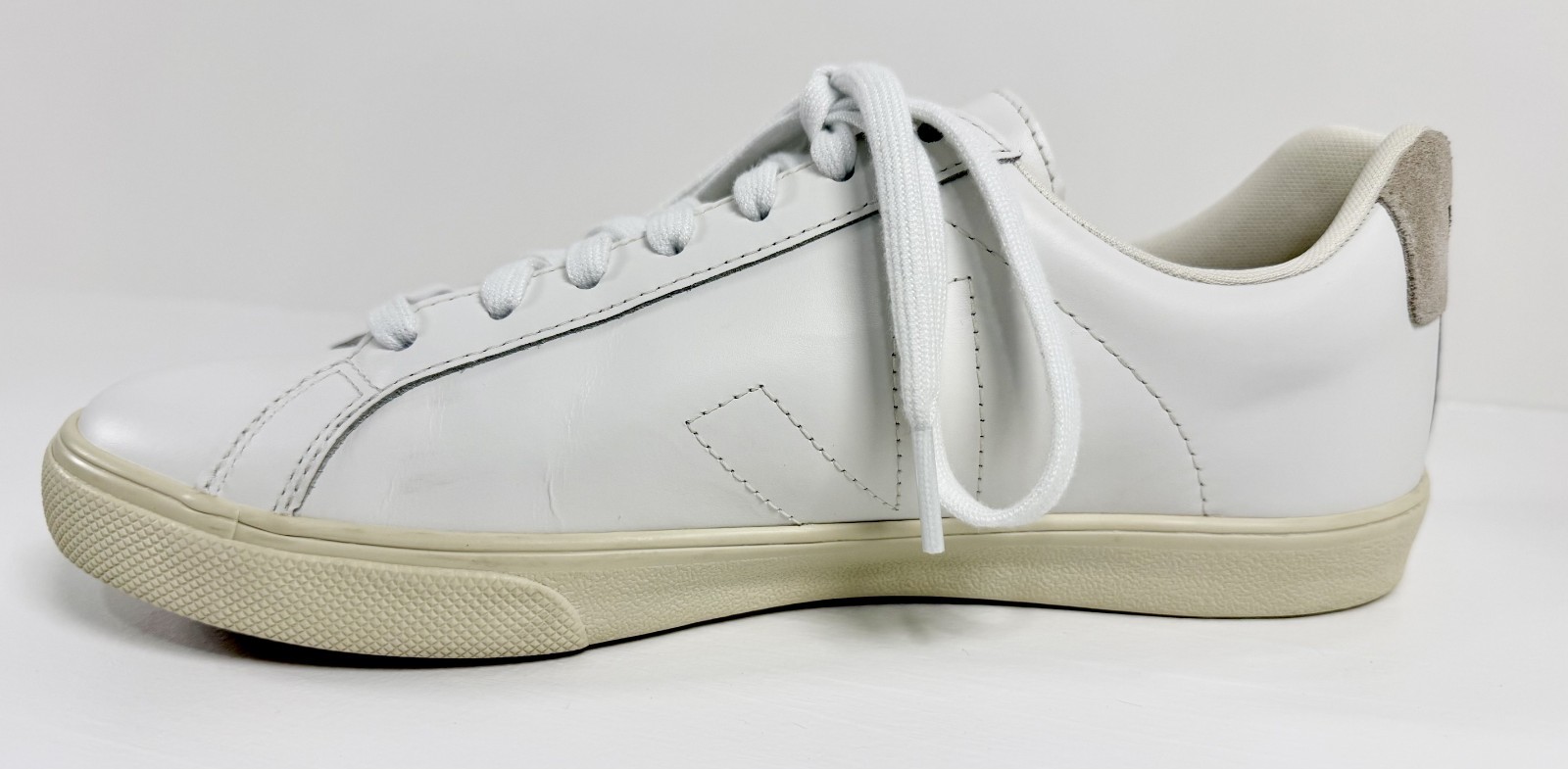 Veja Esplar White Leather Sneakers – Women’s Size 9 – Men’s Size 7 – EU 40