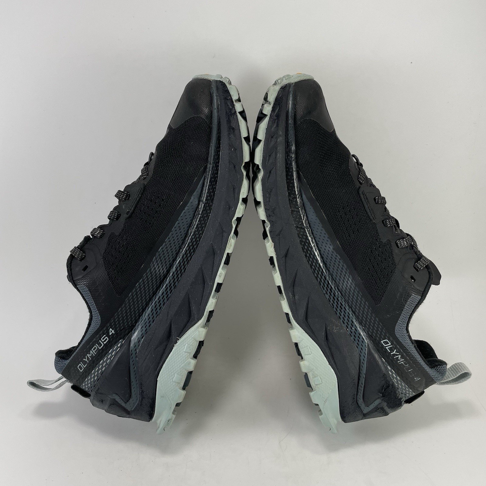 Altra Olympus 4 Womens Running Shoes Size US 7.5 Black Vibram Max Cushion