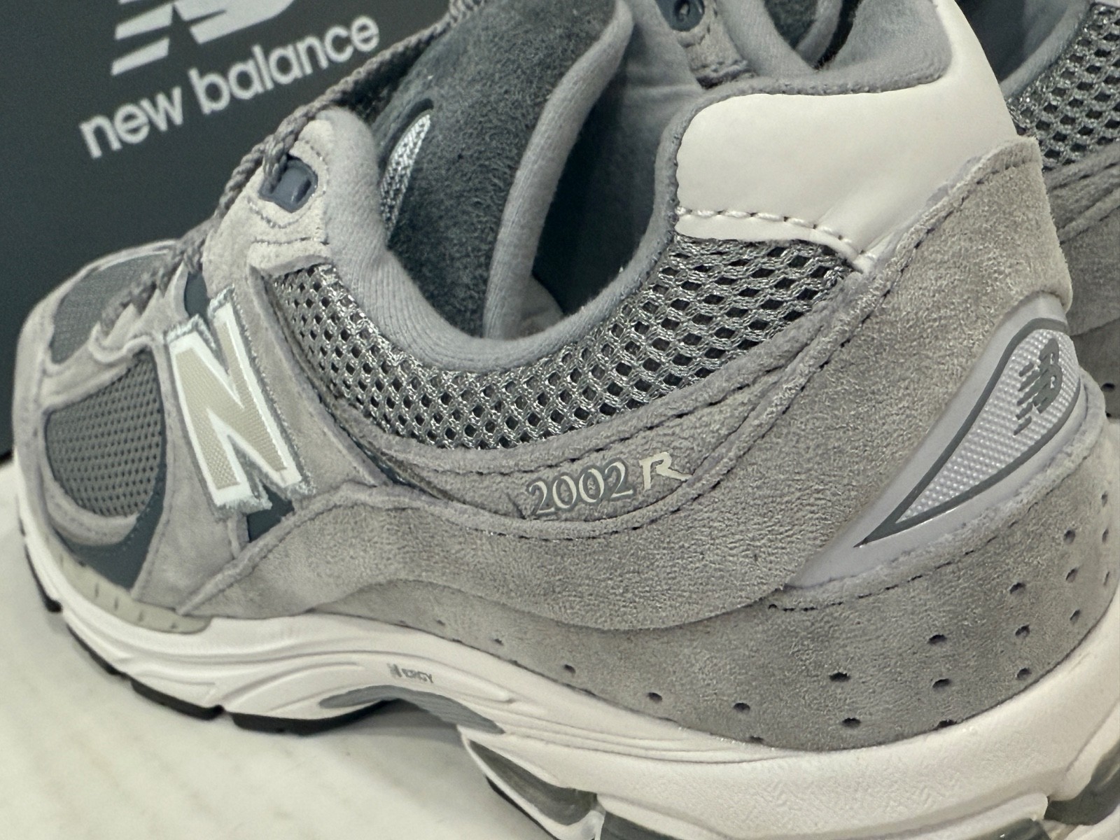 New Balance 2002R M2002RST SZ Men 5 / Women 6.5 Grey White Steel Orca