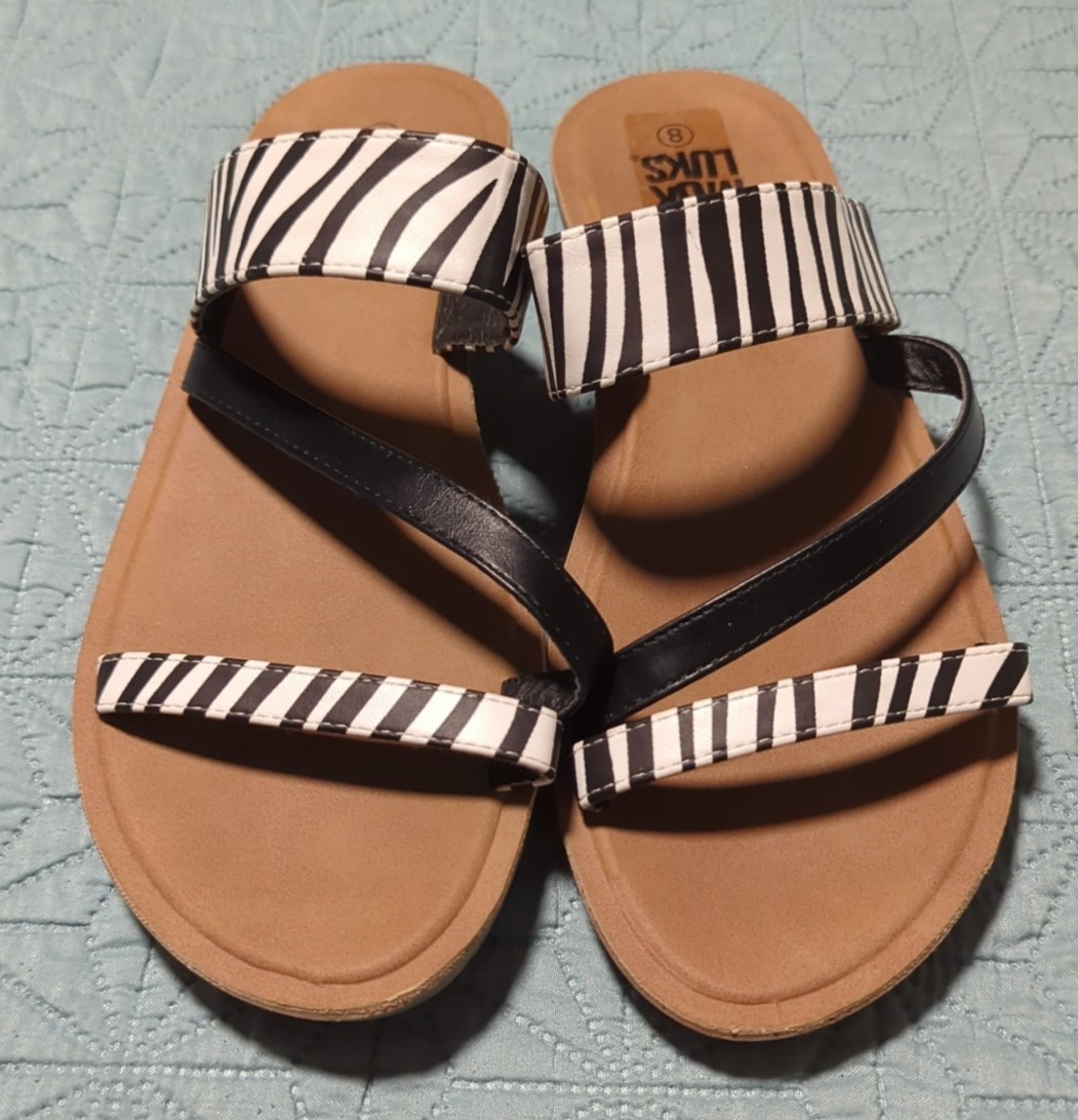 MUK LUKS Women’s Dahlia Strap Sandals sz 8