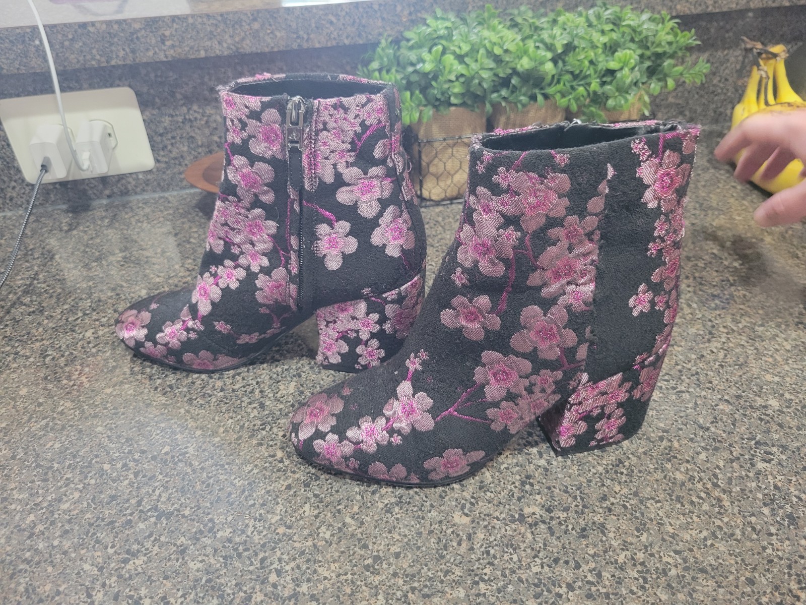 Sam Edelman Women’s Taye Pink Black Cherry Blossom Ankle Bootie Shoes Size 7