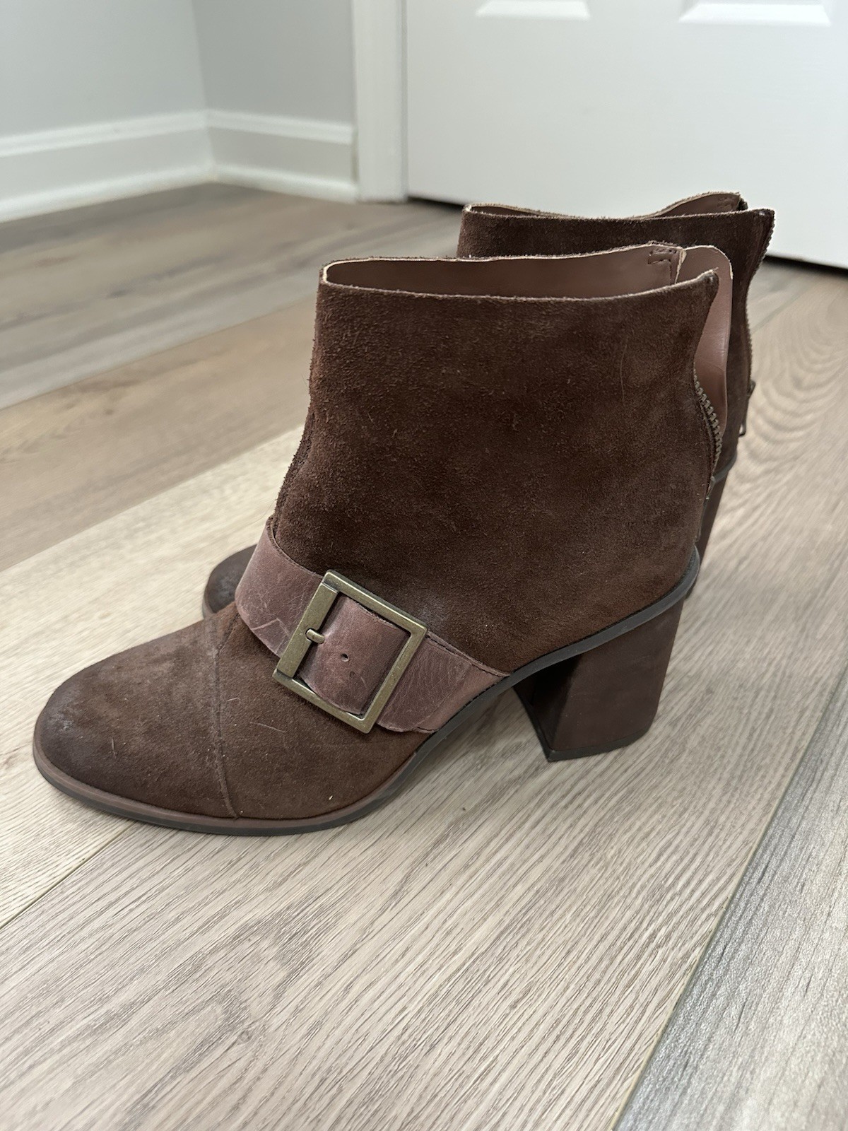 Korks Womens 7.5M Ankle Boots Chocolate Brown Suede Leather Buckle Block Heel