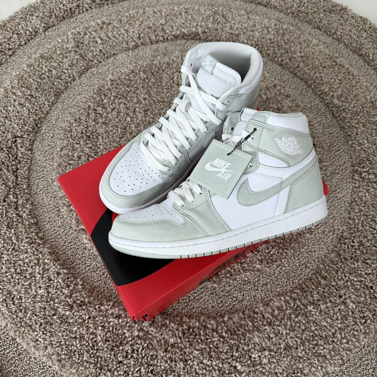 Size 11.5W/10M – Women’s Air Jordan 1 High OG Seafoam