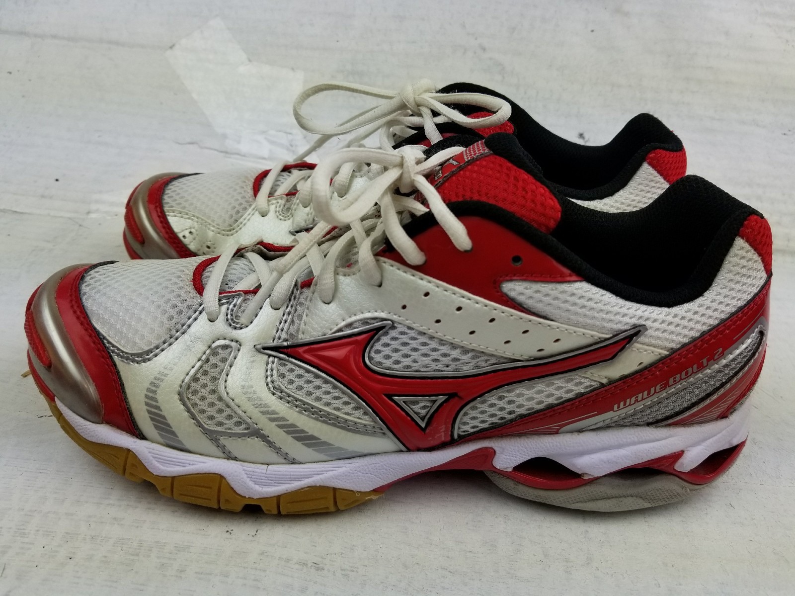Mizuno Wave Bolt 2 Women’s Running/Walking Althletic Shoes SZ 9.5