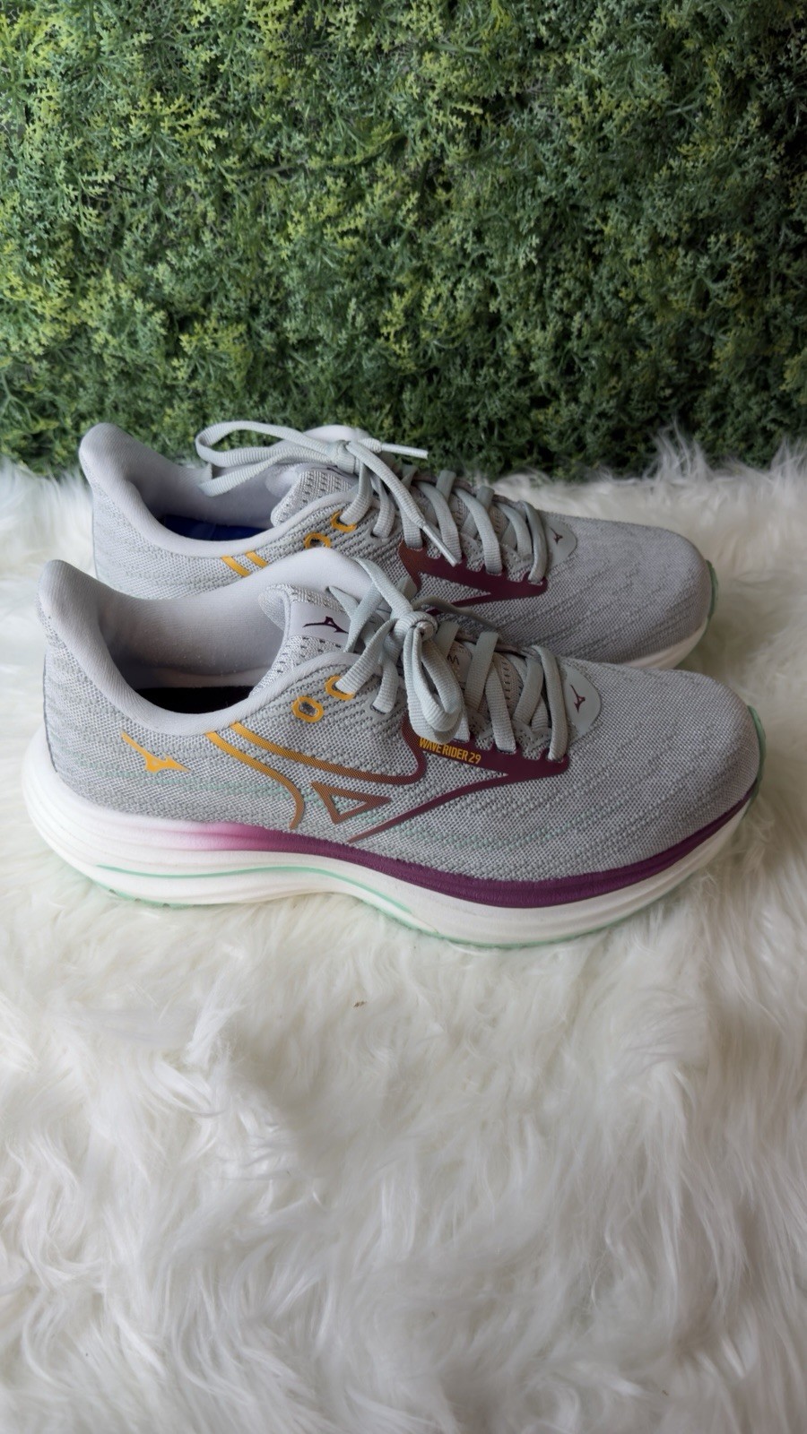 Mizuno Wave Rider 29 Women’s Gray/Purple Low-Top Lace-Up Mesh Running Sneakers