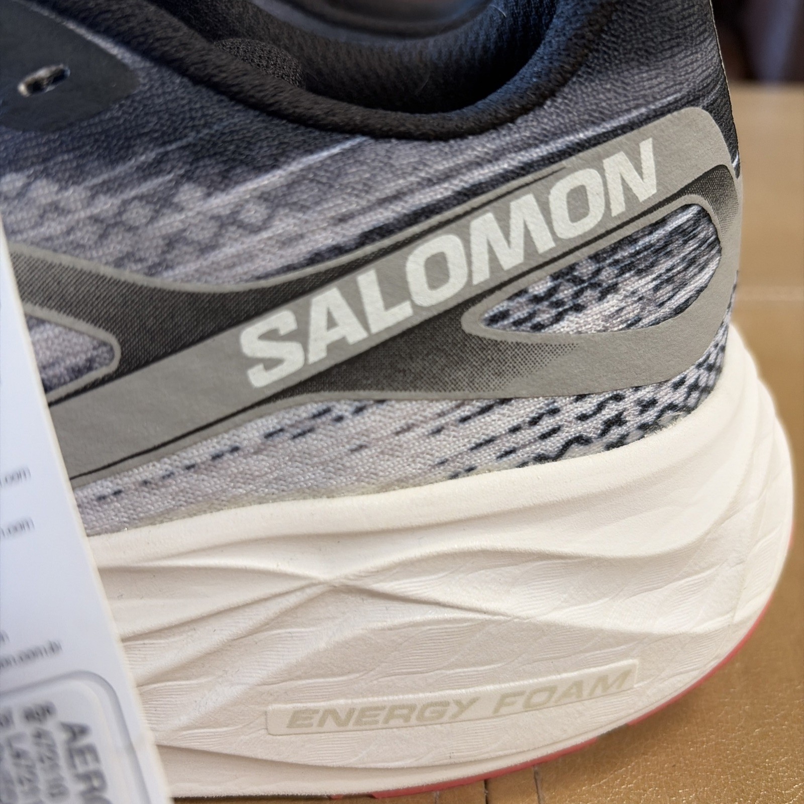 NWT Salomon Aero Glide Running Shoes Women’s Size 9