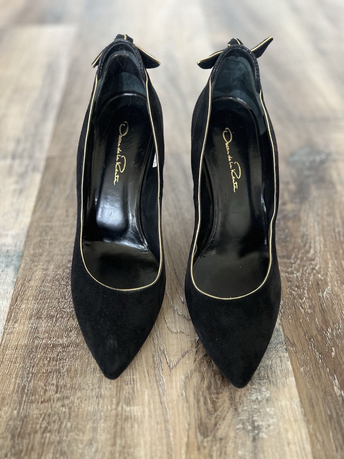 Oscar De La Renta Suede Pointed Toe Gold Trim Designer Evening Pumps size 38