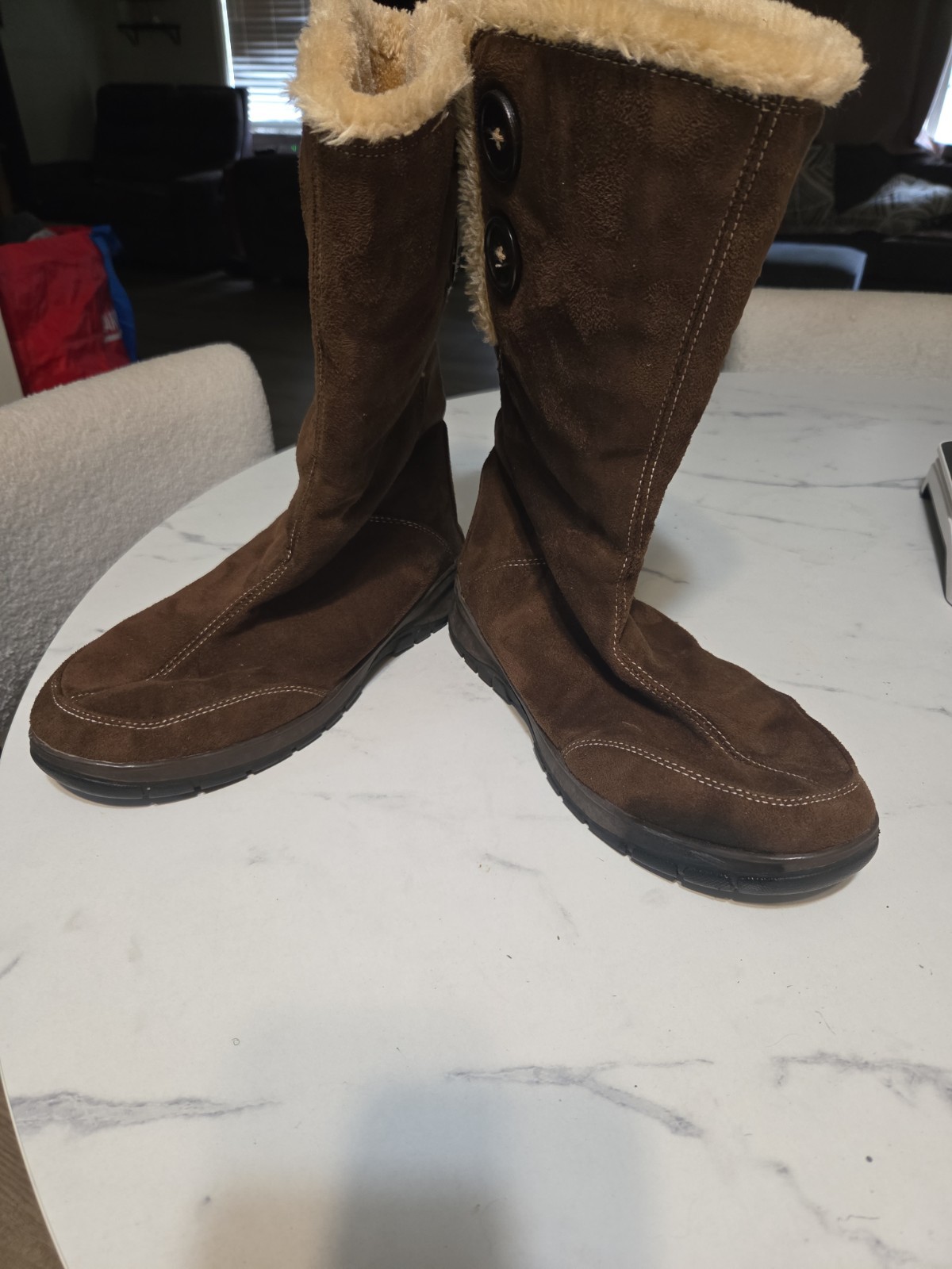 Itasca Blitzen Women’s Size 10 Brown Faux Suede Winter Boots Faux Fur Lined