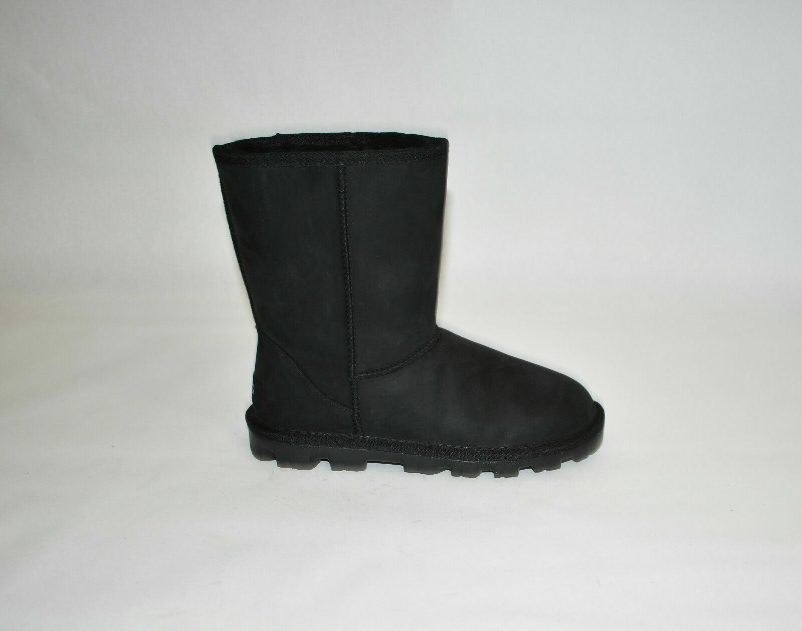 New! UGG Essential Short UGGpure Wool Lined Leather Boot Size 5 1111513