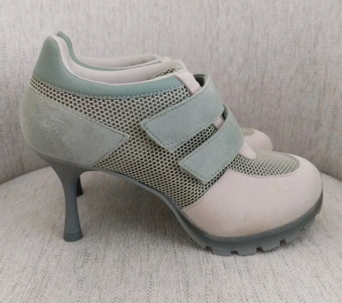 Sneex Sneaker Heel Slip-On Stiletto Round Toe The Blake Sage Green Size 5