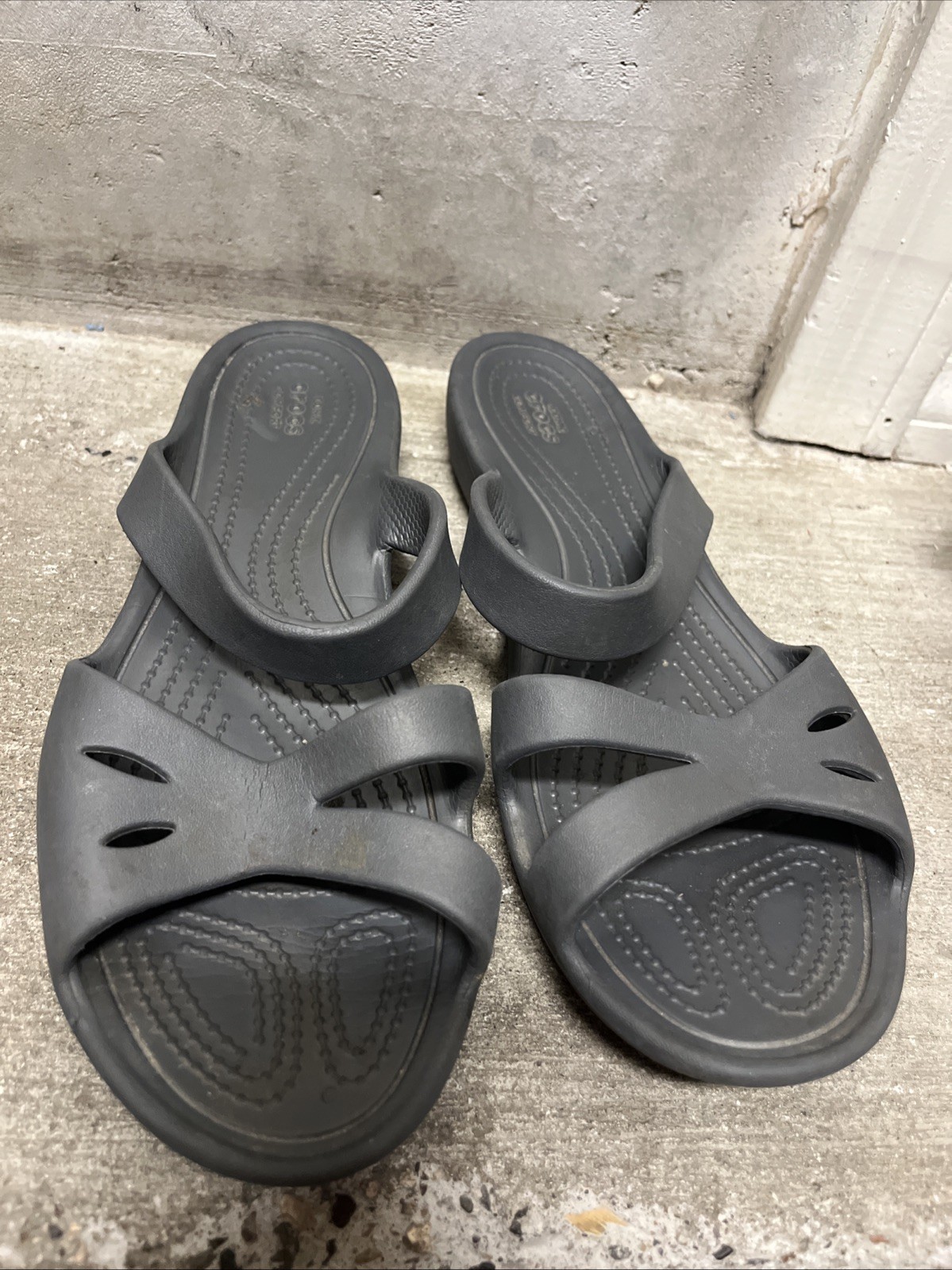 Crocs Iconic Comfort Sandal Gray, Size 9 Croc Sandals Shoes
