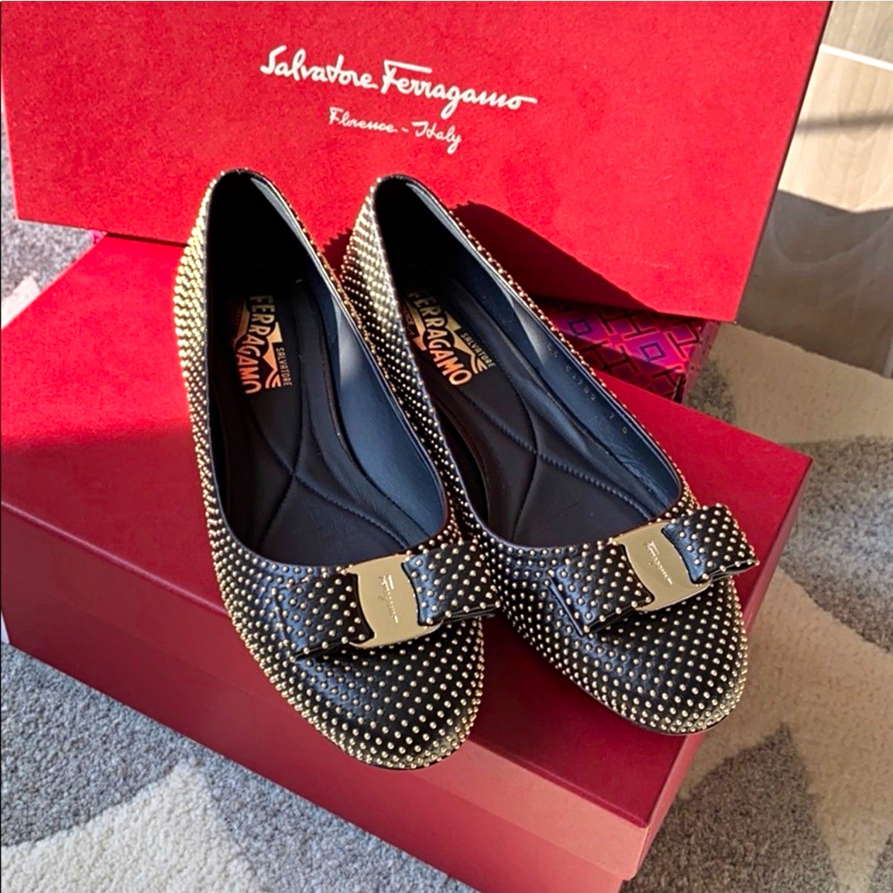 Salvatore Ferragamo Women’s Black/Gold Studded Bow Leather Ballet Flats 7 (7D)