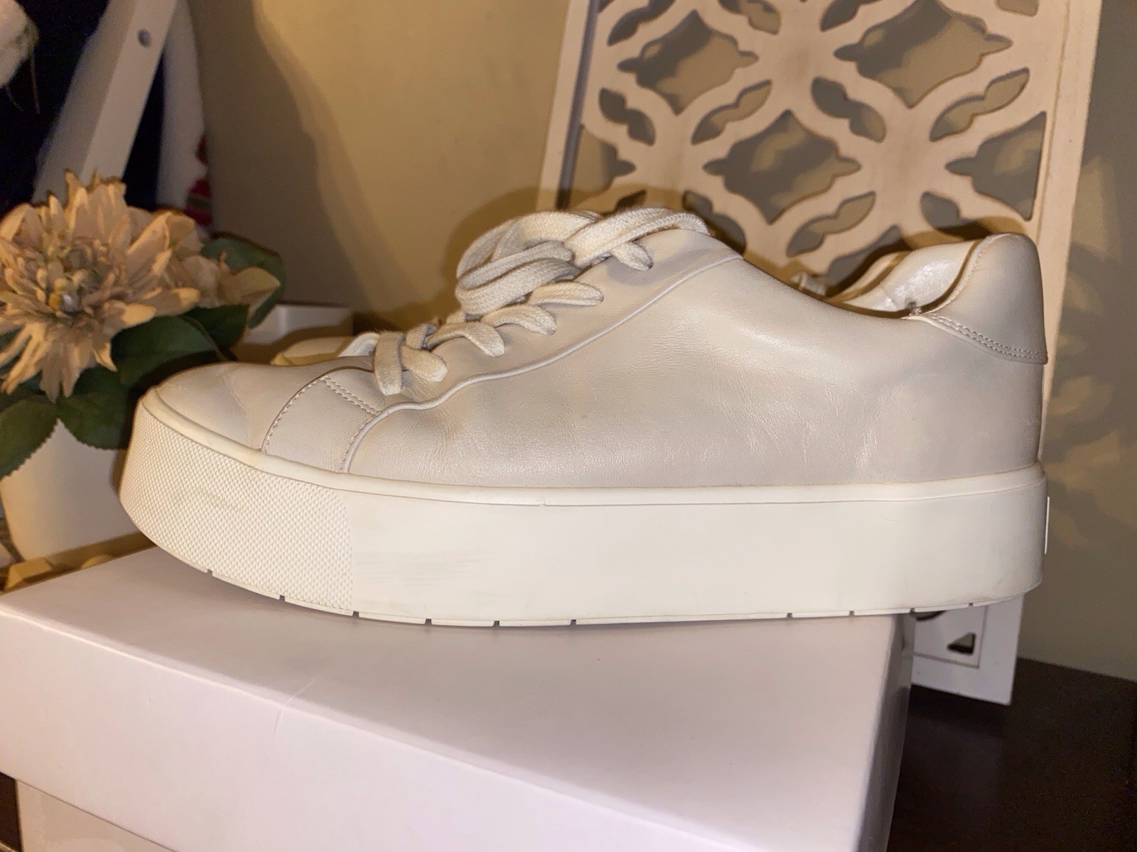 BENFIELD VINCE LEATHER PLATFORM SNEAKER WOMENS SIZE 9M OFFWHITE org. $130
