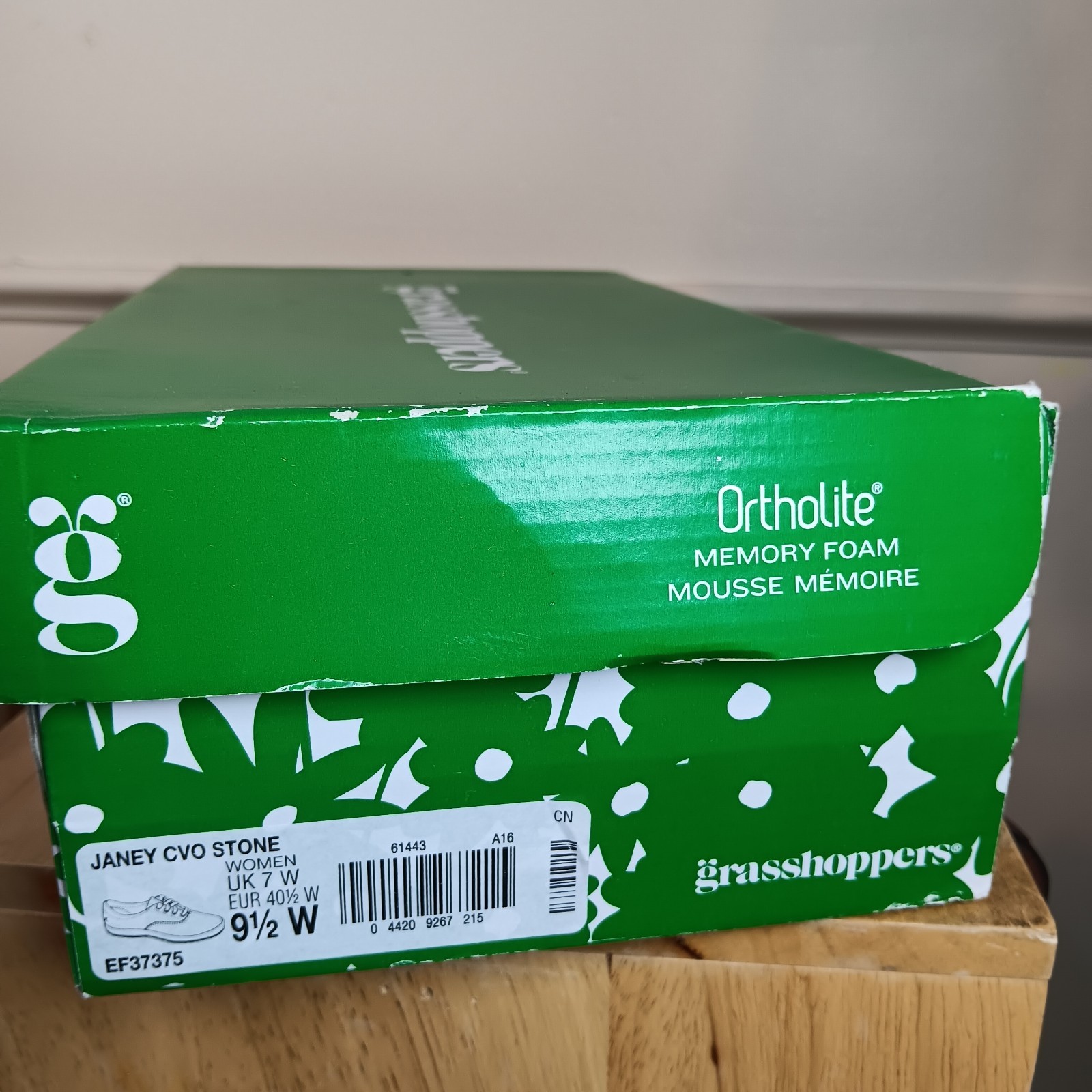 New With Box Grasshoppers Janey Memory Foam Orthopedic Comfort Sneaker 9.5 W