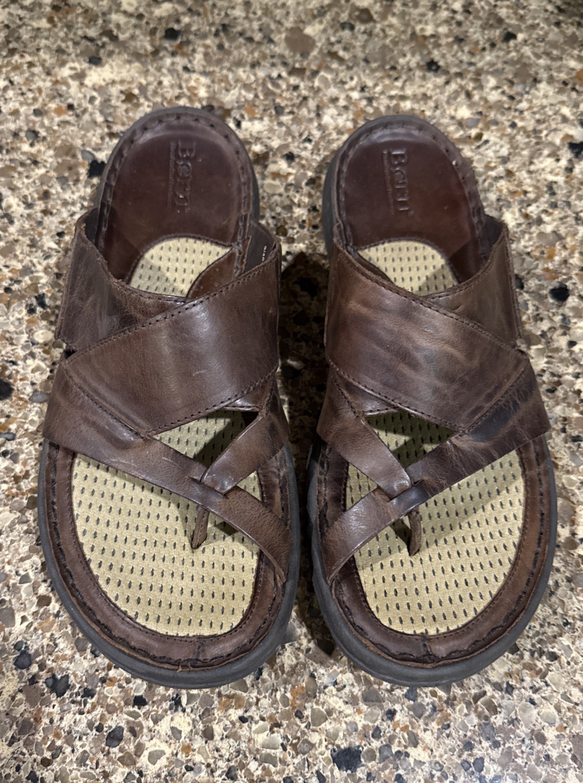 Børn Women’s Brown Leather Slip-On Sandals Logo Accent Solid Flat US 9
