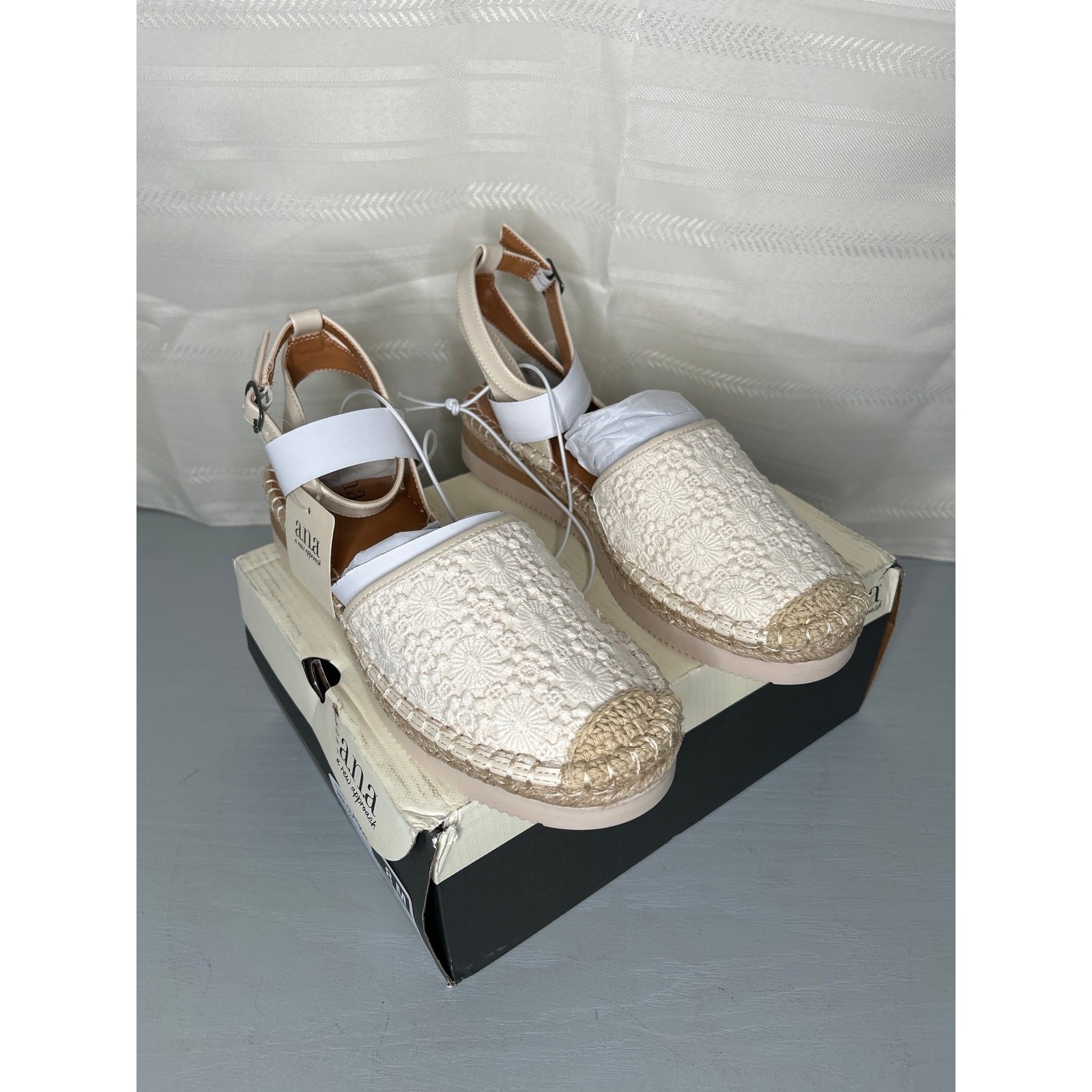 a.n.a Clayson Espadrille Wedge Sandal Ivory Size 8 M Open Toe Slip-On Summer