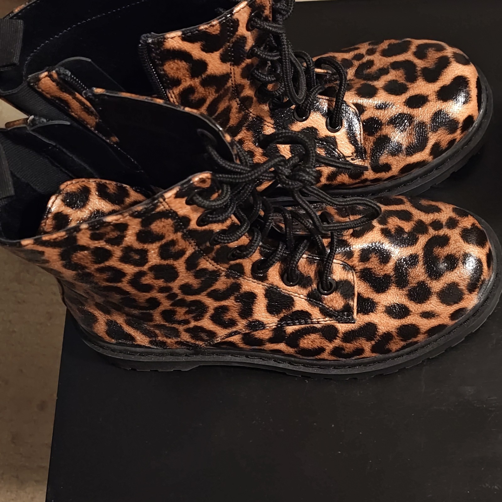 Torrid Animal Print Combat Ankle Boots Lace-Up Zip Lug Sole Faux Leather 7WW