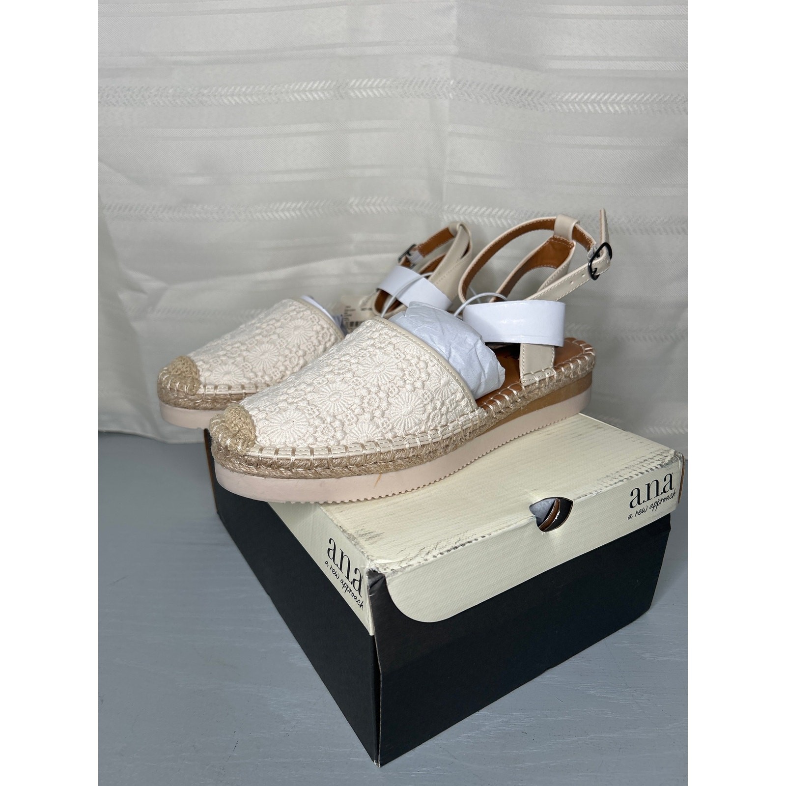 a.n.a Clayson Espadrille Wedge Sandal Ivory Size 8 M Open Toe Slip-On Summer