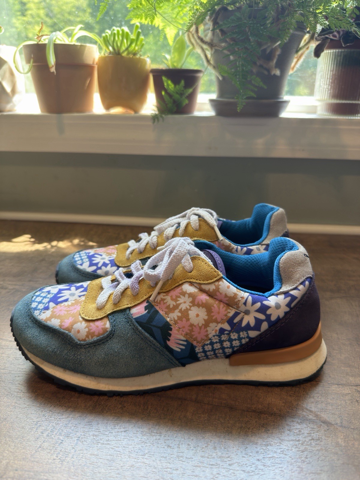 Inkkas Women’s Floral Patchwork Lace Up Low Top Leather Sneakers Rubber Sole 8
