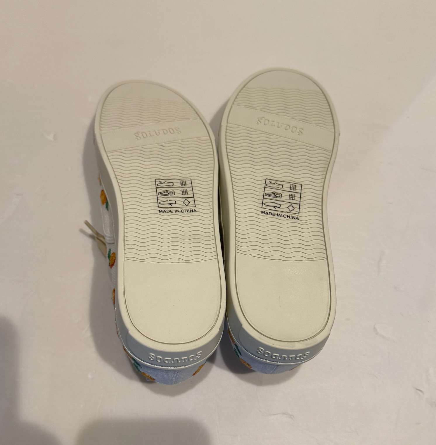 NEW Soludos Lace-Up Embroidered Sneakers Womens Size 7.5 White Floral Ibiza RARE