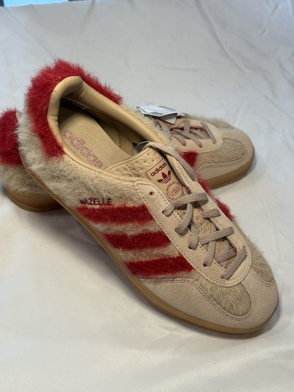 adidas Originals Gazelle Indoor W Beige Red Gum Women Casual Shoes JP8341 Fur