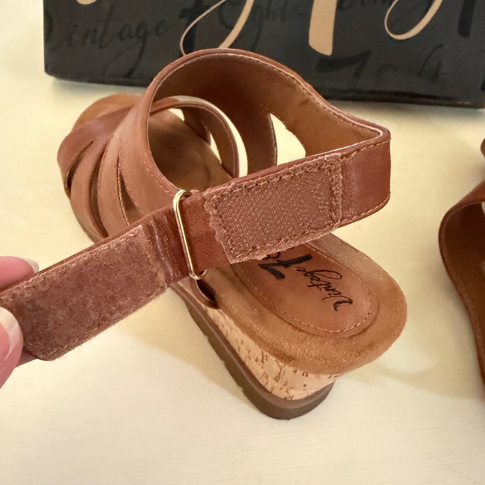 Vintage 7 Eight Womens Brown Faux Leather Cork Wedge Sandals Size 7.5M PL0002200