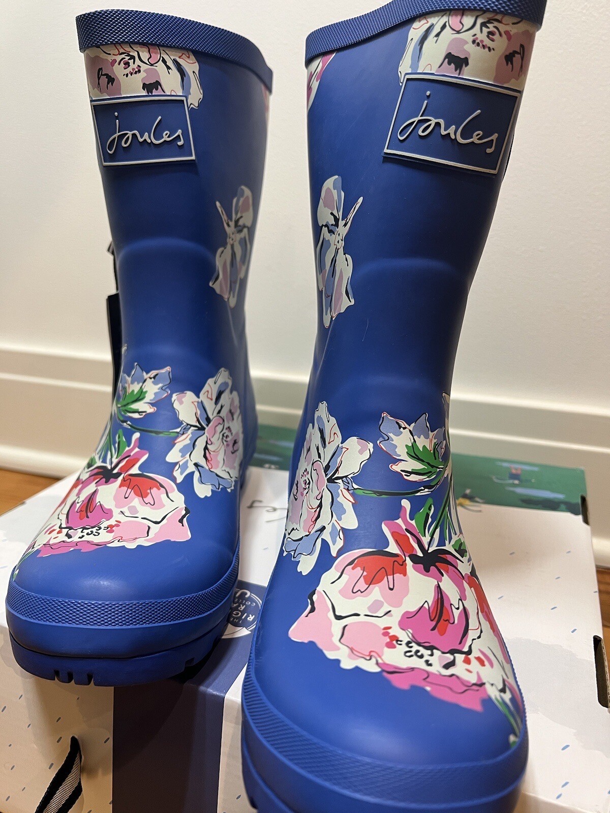 *NEW* Joules Women’s Molly Welly US Size 7 Short Blue With Pretty Flower Design