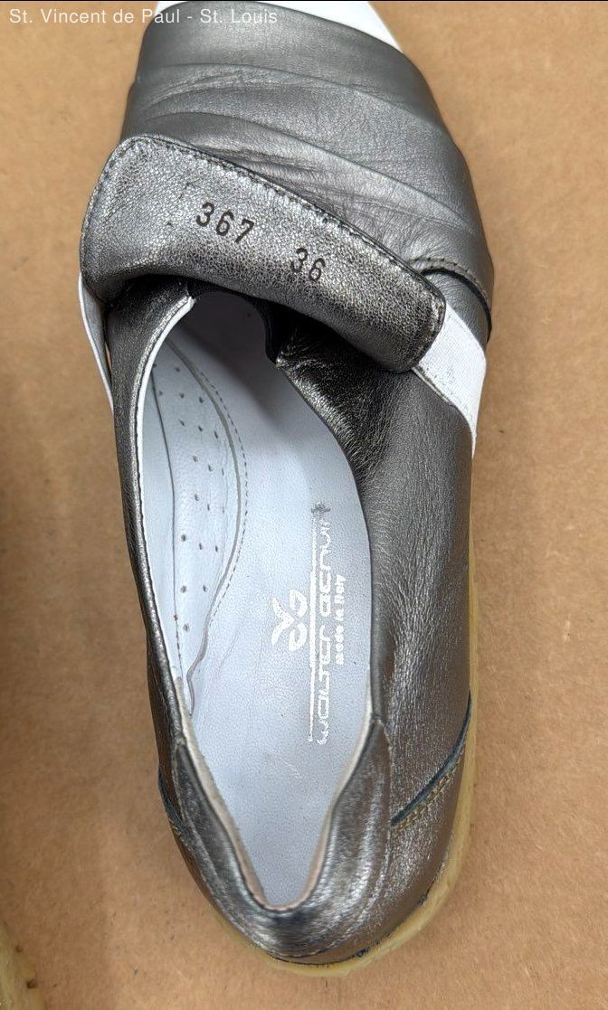Walter Genuin Women Golf Shoes 367 Metallic Gray White Leather Slip-On 5.5