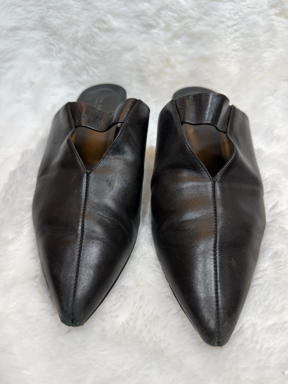 Via Spiga Women’s Leather Mule Black Size 7.5 Made In Italy 1.5 Heel. Pre-Owned