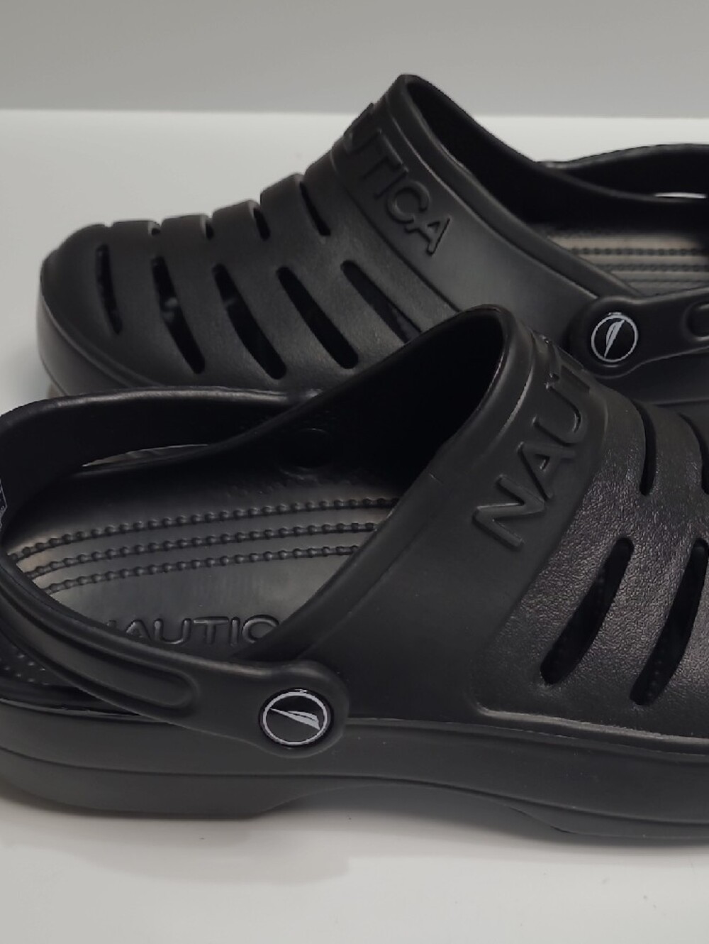 Nautica River Edge Unisex Black Ventilated Water Clogs – Size 10-Women 8-Men