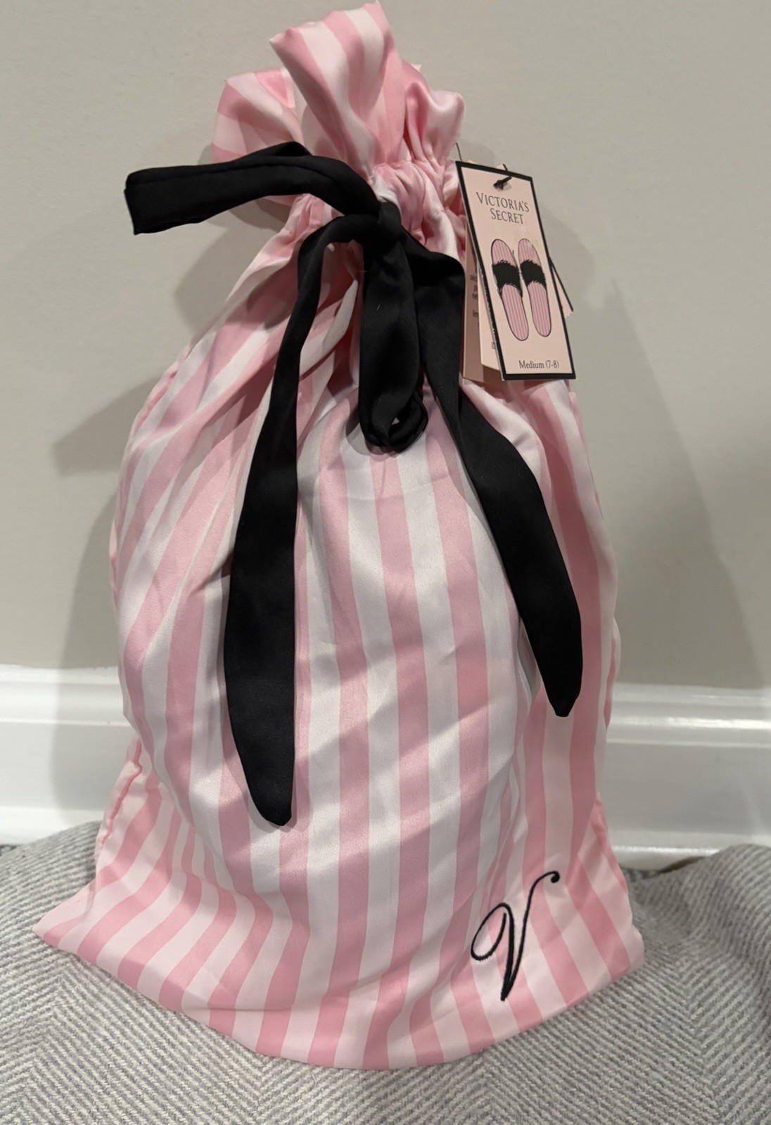 Victoria’s Secret Light Pink & White Striped Satin Slippers – Size Medium 7/8