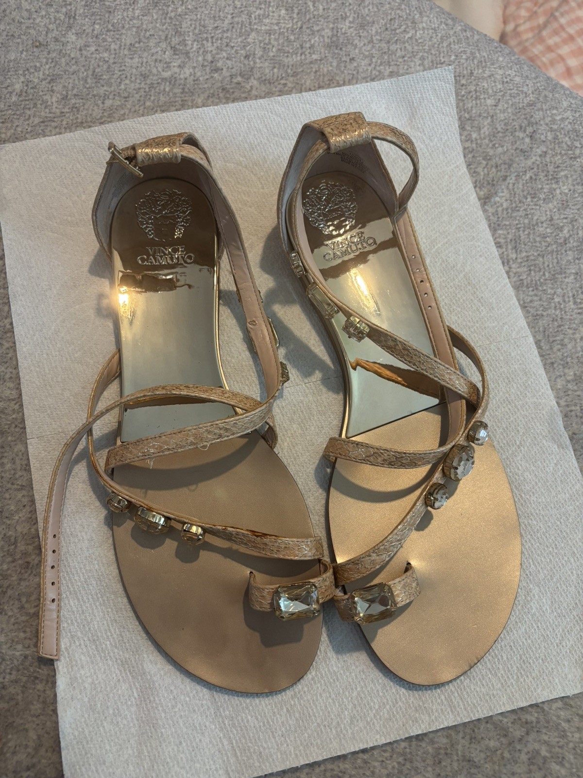 VINCE CAMUTO AKIMBY SANDALS Beige Snake Print Size 10M/42 (see photos)