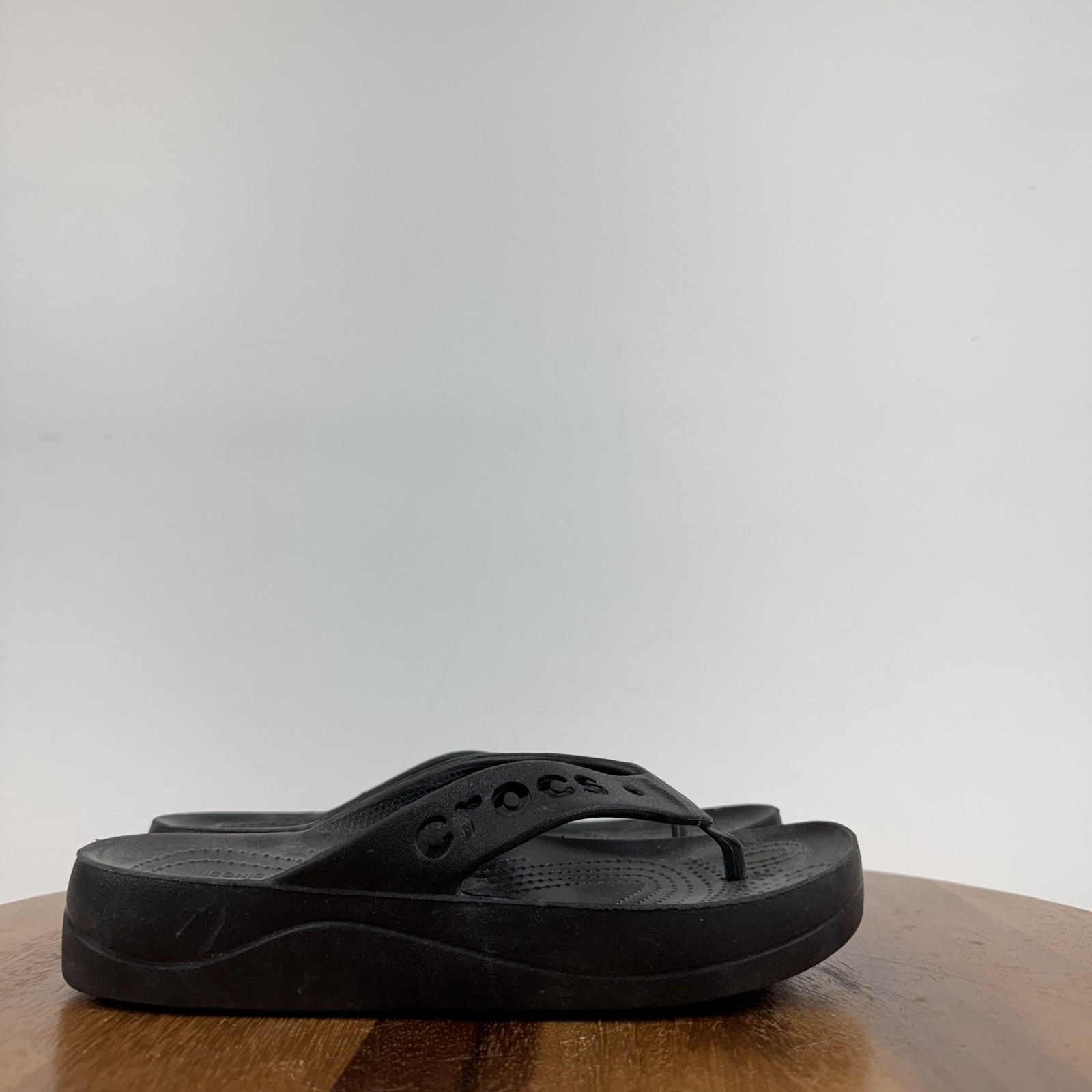 Womens Crocs Baya II Black Platform Thong Slip On Flip Flop Sandals Size 6 M GUC