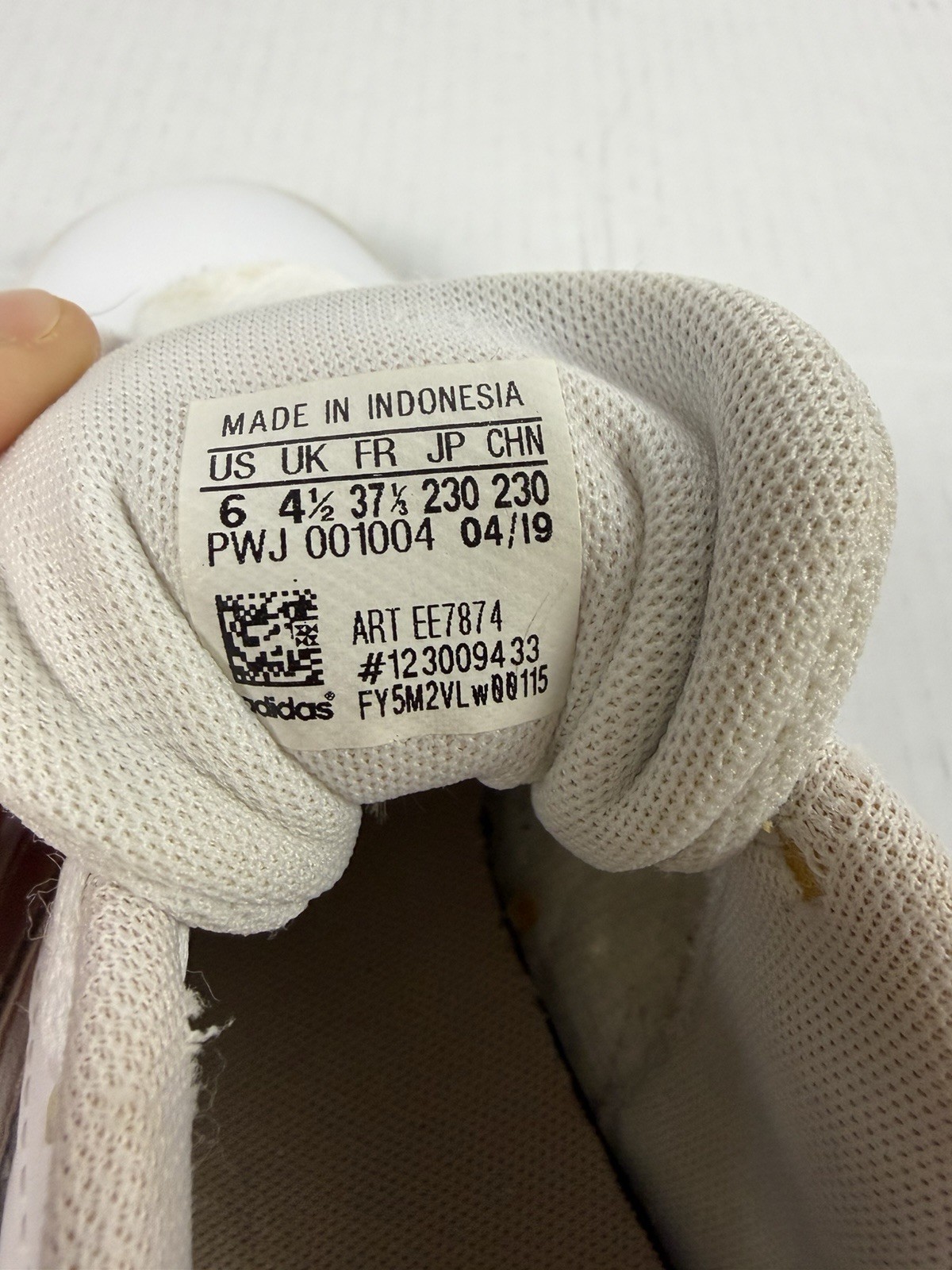 Adidas Grand Court 3.0 Womens Sz 6 White Platinum Silver Stripe Sneakers EE7874