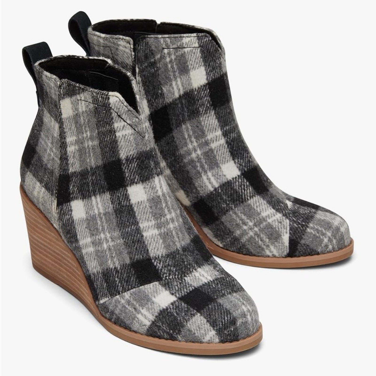 NEW TOMS CLARE BOOTS Flannel Plaid Ankle Booties Black Gray Sz 7.5