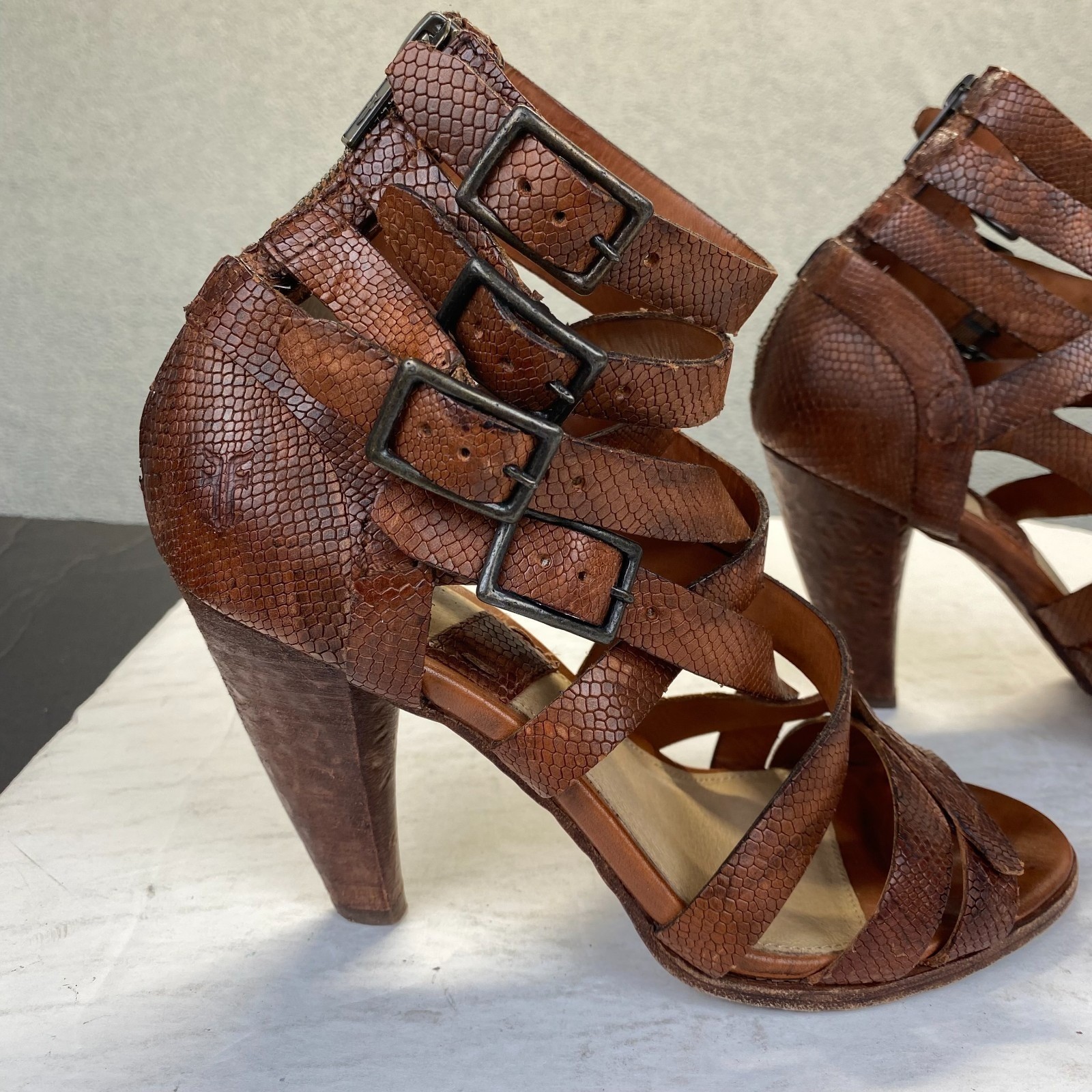Frye Womens Brown Leather Strap Heel Shoes Buckle,Size 6.5 M,Sandals,Zipper